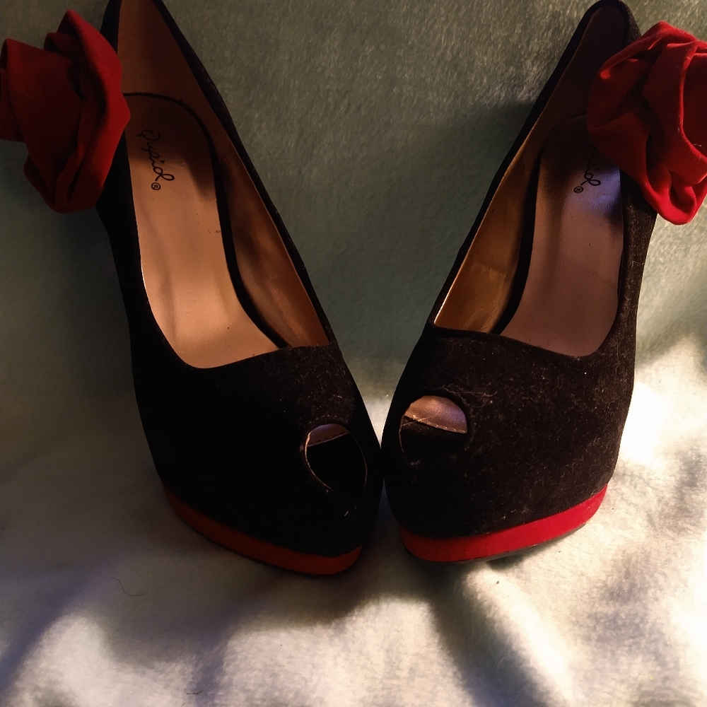 Black rose Qupid Stilts heels with roses